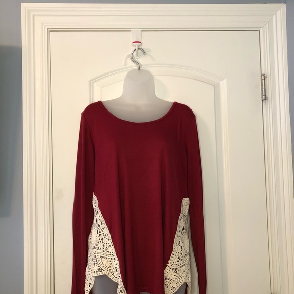 NIP Kate & Mallory Cranberry Red Top, Size Large - Picture 2 of 12